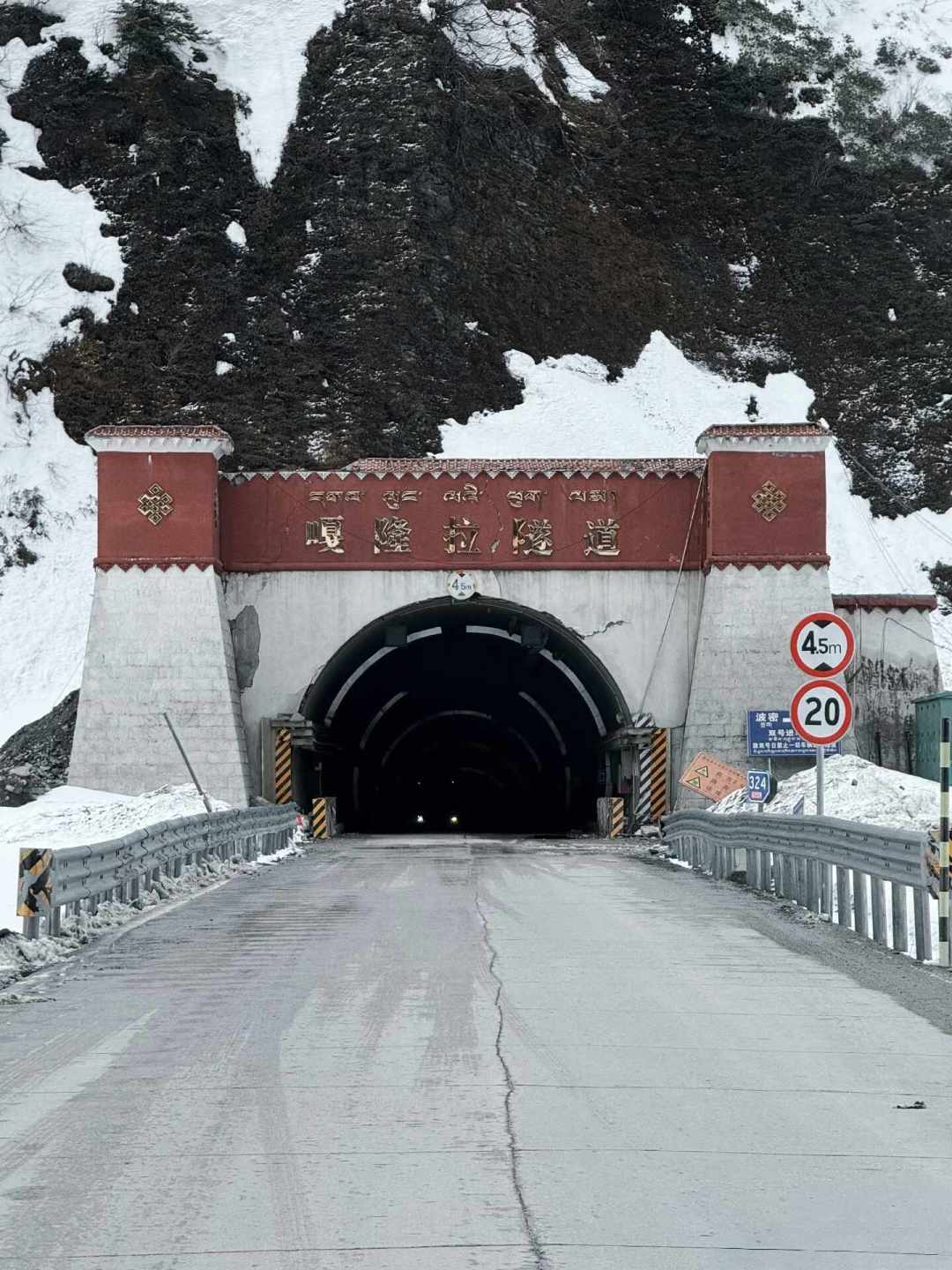 珠峰、阿里、墨脱都要办，羊湖却不用：对完4月新规和20多份现场记录，这份边防证清单可以定稿了