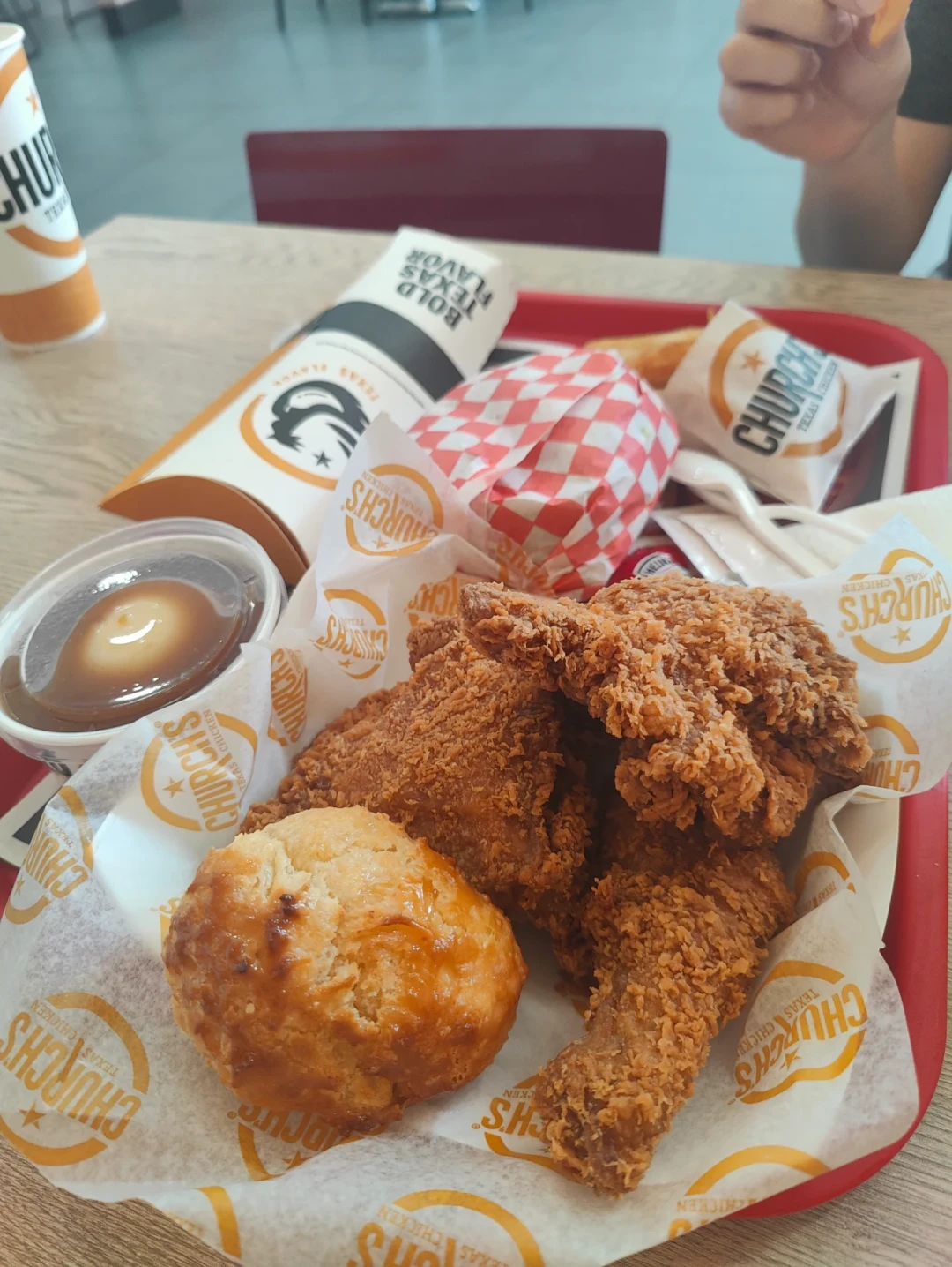 「教堂鸡」中国首店8.28开业：单人餐29元，前辈Popeyes已经栽过一次，这家74岁的德州炸鸡经得起算账吗？