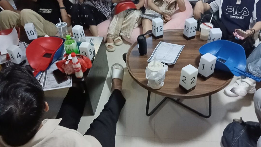 “血染钟楼接棒狼人杀”又被热议:翻完各地组局帖、新店和玩一次的价格,谁适合入坑
