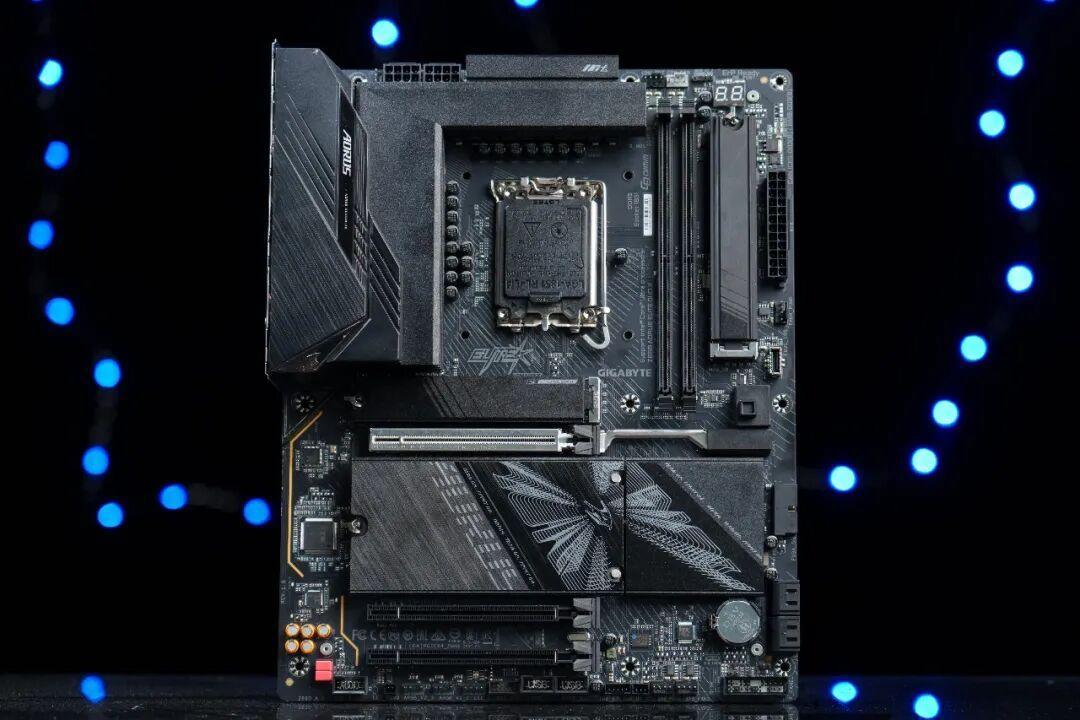 只插一根DDR5性能减半?技嘉D5黑科技实测:CS2只差1.6%,但只有这一种颗粒吃得到