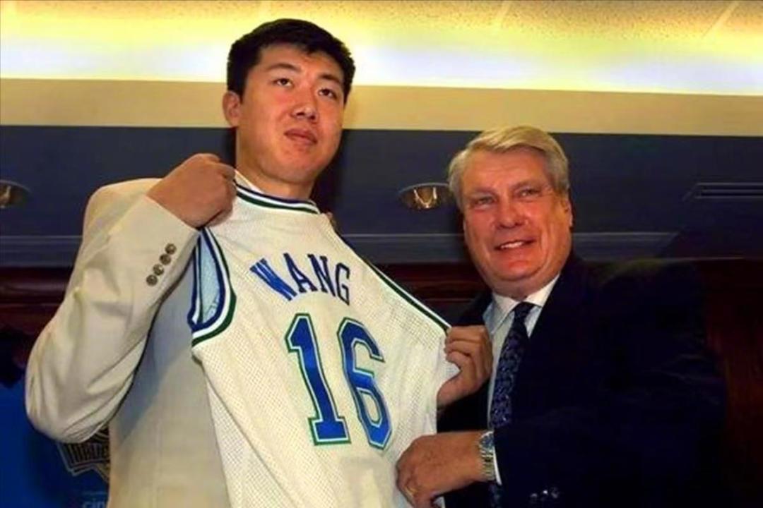 「你们八一队在美国更出名!」老尼尔森去世,王治郅当年那场北京会面,终于有人讲全了