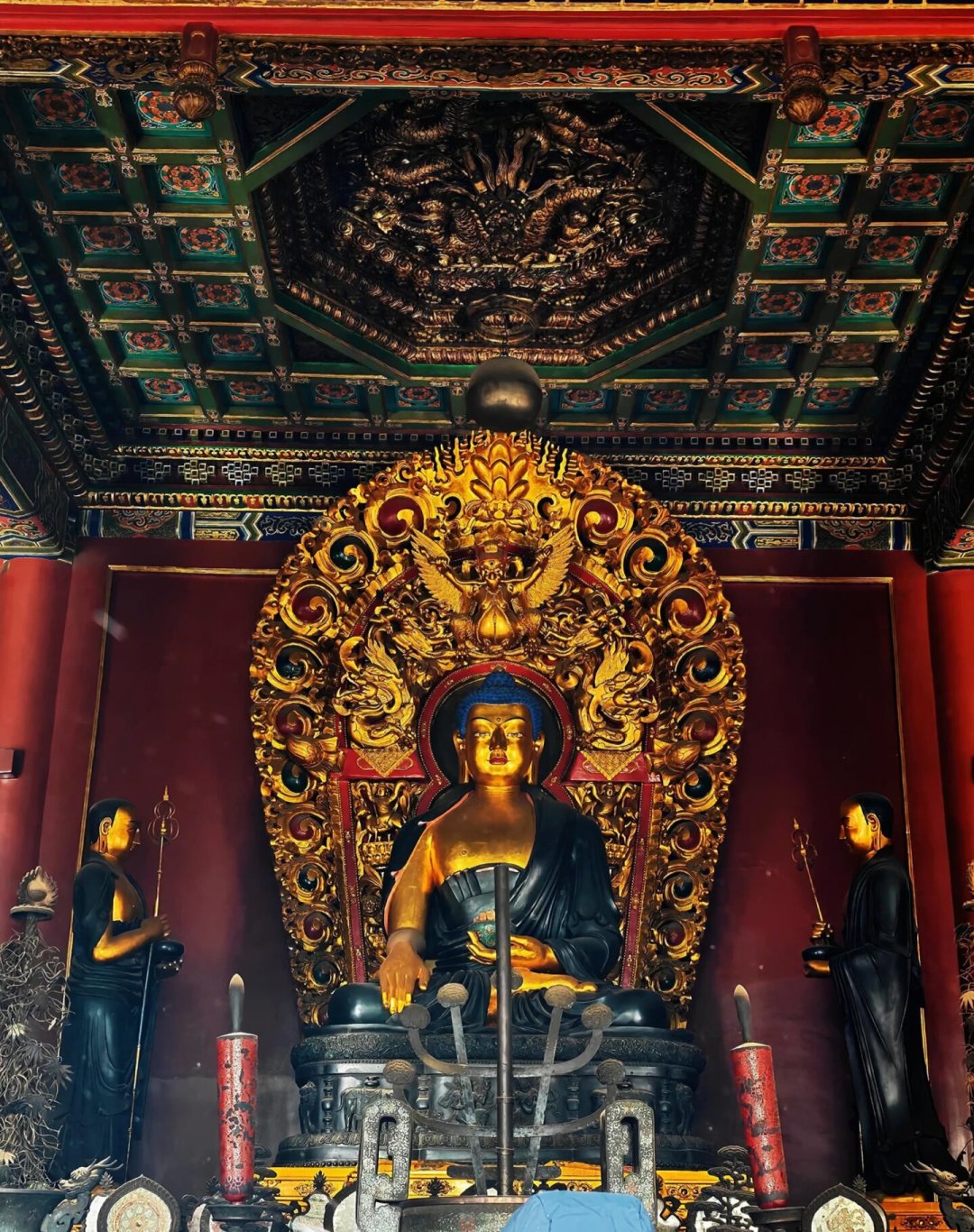 这周四就是中元节,我把网上最火的两份“雍和宫拜哪个殿”攻略对了一遍,发现4处矛盾