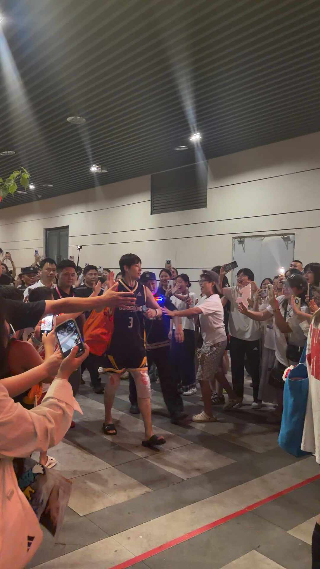 女篮世界杯9月4日开打,杨力维却不在名单里:前队长的赛场,搬到了宜宾