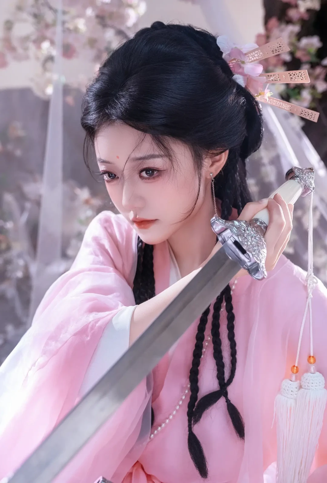 94版《倚天屠龙记》在B站被一天一集看到了53集:评论区里周芷若的架,换了吵法