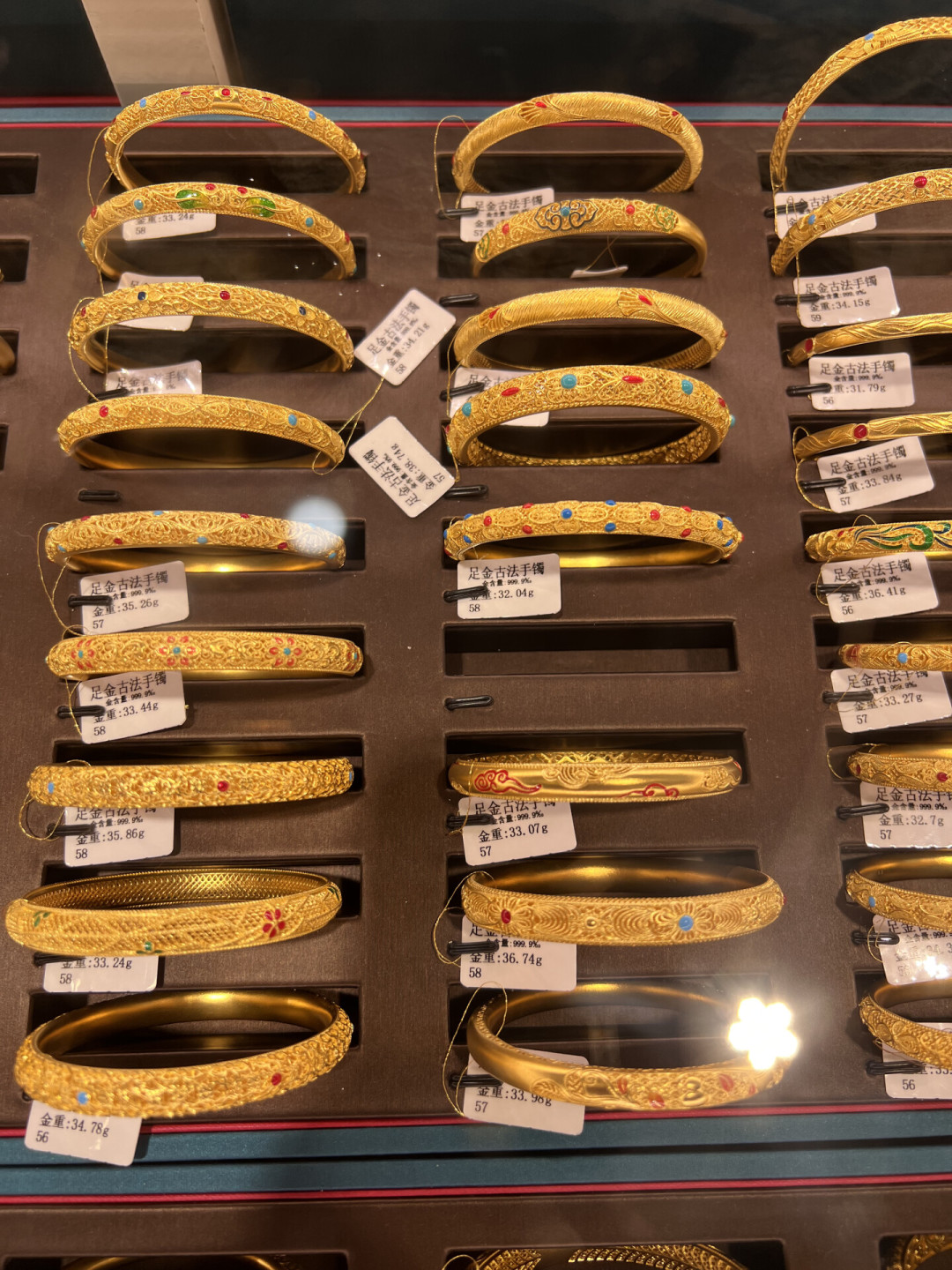同样叫“累丝”,工费差了4倍多:金价回落后,花丝金饰的工艺费到底该怎么算