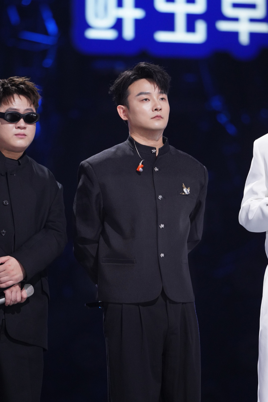 被罗大佑痛批、被梁源说“油腻”:曾一鸣等了13年,才等到这首《窝囊废》