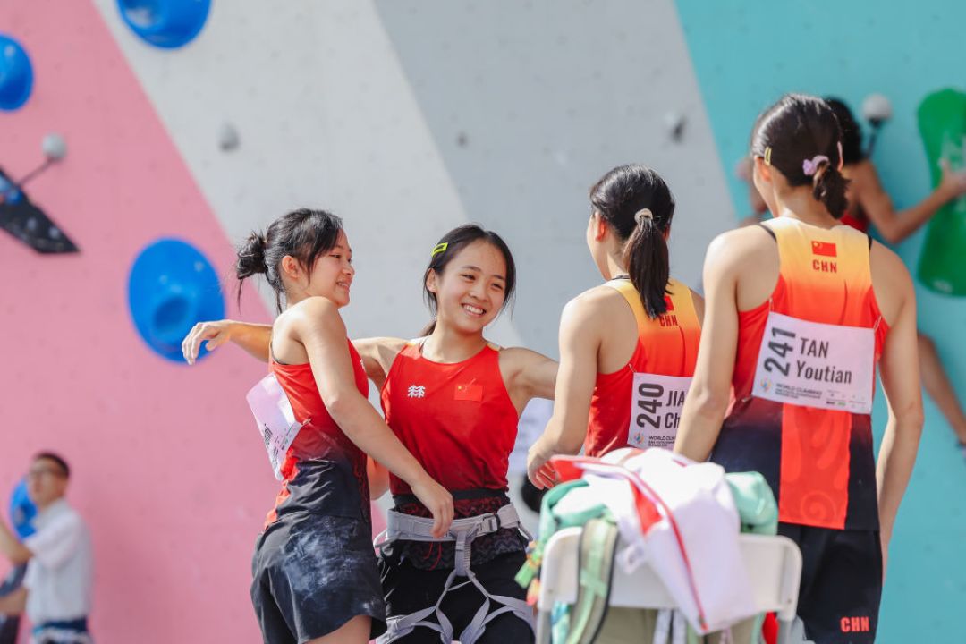 同校三姐妹包揽抱石金银铜、速度4金全包揽:亚青赛今天收官,9月贵阳世界杯的观赛攻略也给你整理好了