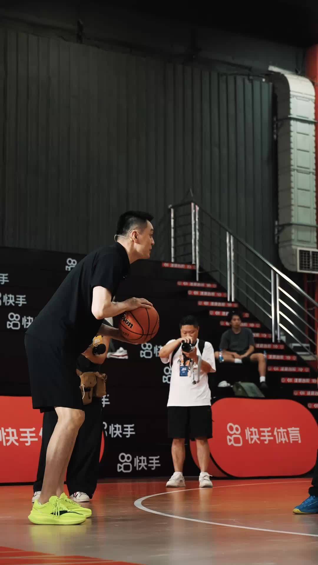 杨鸣卸任后的7个月:5个身份全都安排上了,唯独
