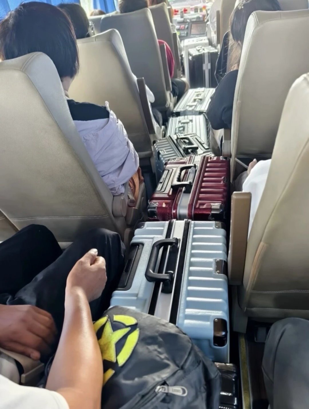 170拼车变拼大巴，小团变20人大团：翻完今夏川藏线的投诉帖，转钱前先问这5个问题