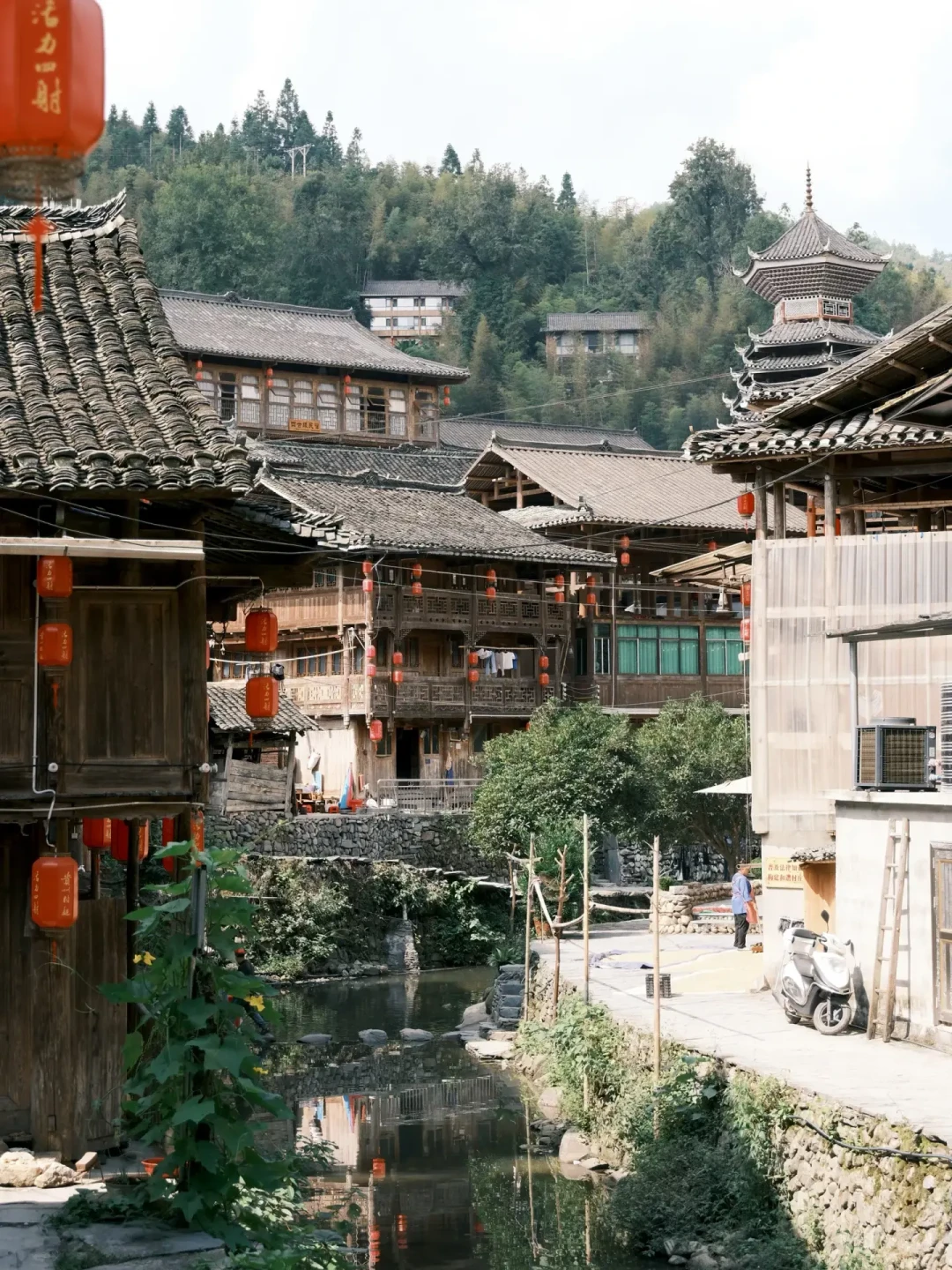 手工侗锦一条2800元,到底贵在哪?算清“三天一米”这笔账,你就知道怎么挑