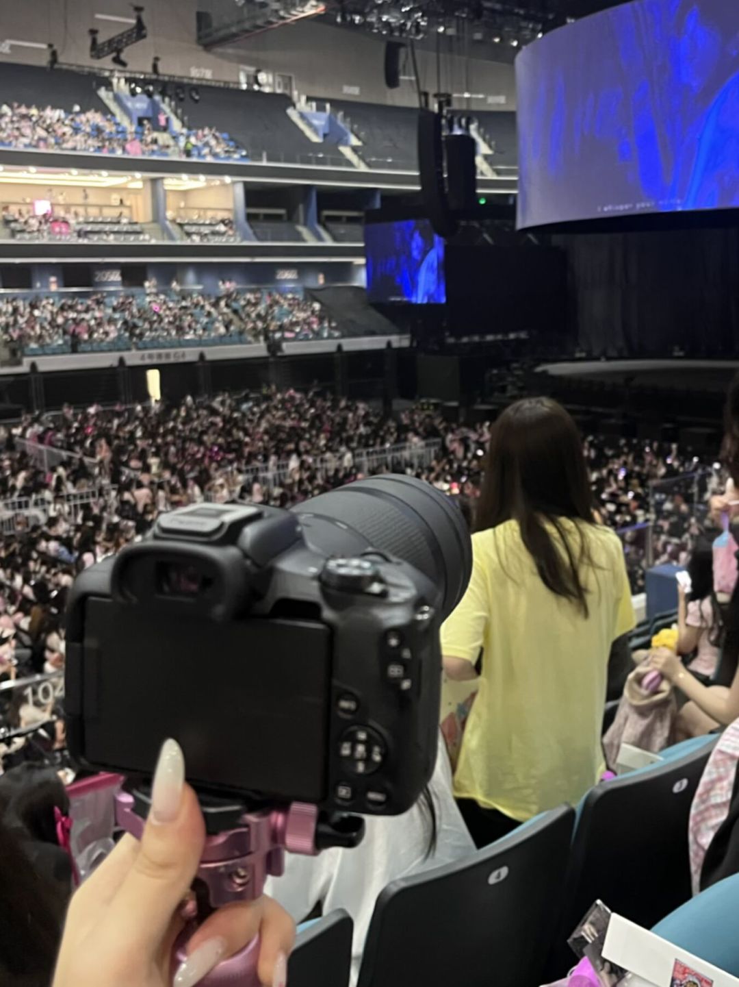 同一套R50+100-400,淡季3天180、旺季1天180:演唱会相机租出10倍差价,看秋档演出前,租、买和安检这条线替你算好了