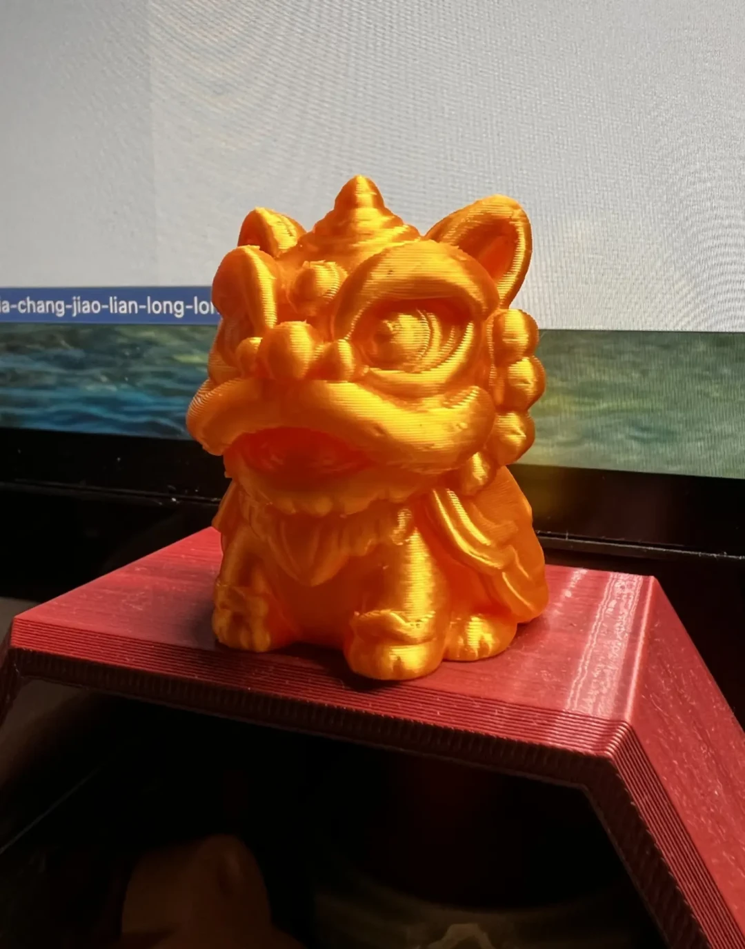 拓竹的55块哑光PETG,评论区撕成两半:一半说“一眼高级”,一半说“炒面翻车”