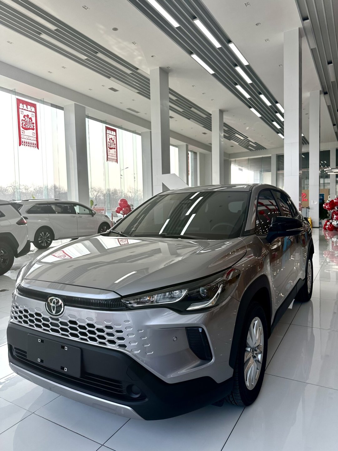 前十只剩一台燃油车:卡罗拉锐放14510辆冲进第八,入门被压到9万出头——抄底前先把3笔账算清