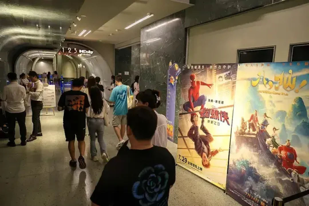 《牛来》成“影史最赚钱电影”、回报率2万倍？我把三笔账核了一遍：成本错了，加冕不成立，但16万比200美元更狠
