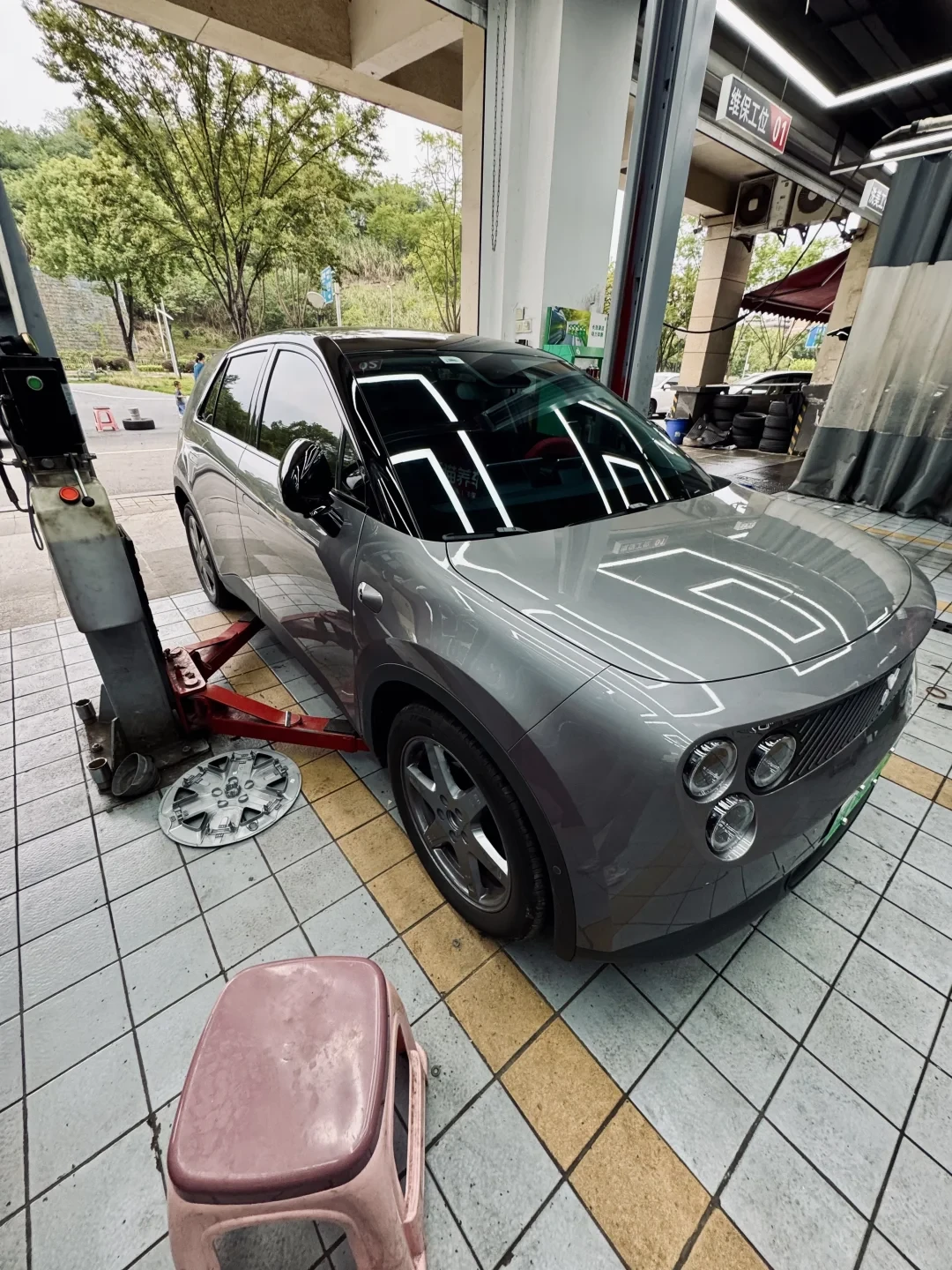 前轮马牌、后轮米其林?电车轮胎混装前,先把这3条边界搞清楚