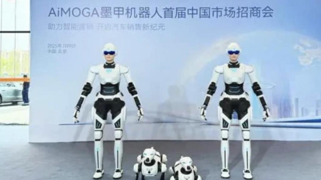 零跑官宣入局机器人,评论区却吵成两派:替准备下订的人算三笔账,结论和吵的不一样