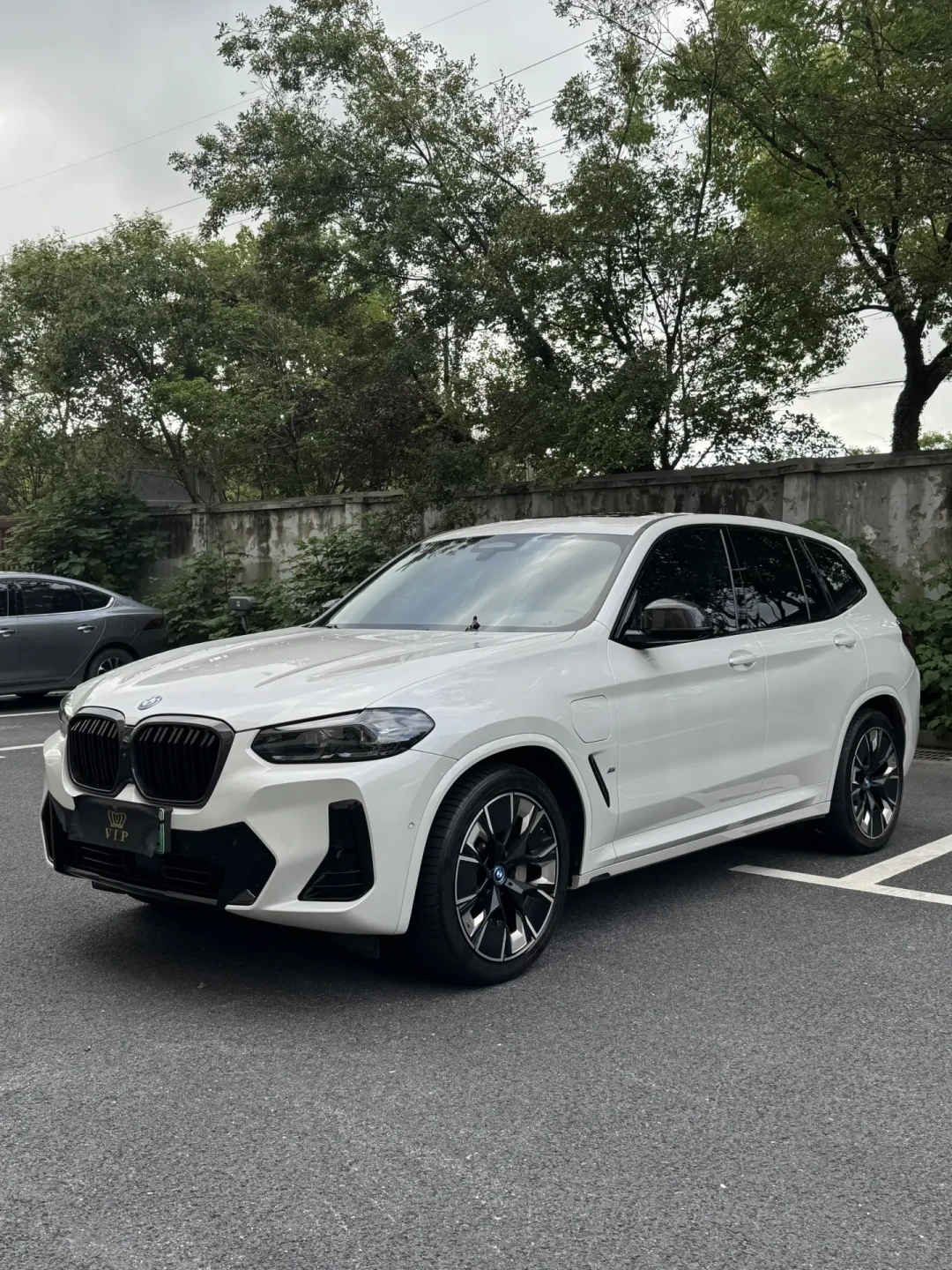 新iX3卖26.99万，老iX3二手只咬住14万上下：老车主要置换，先算这三笔账