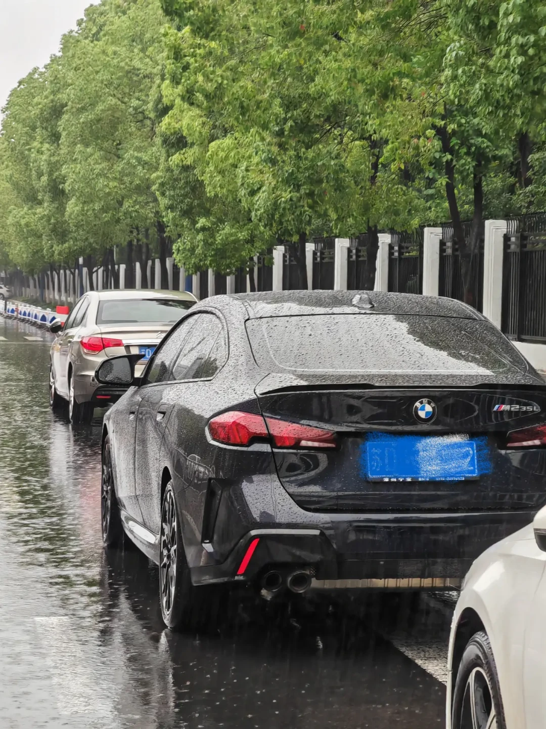 指导价40.99万,如今裸车23万小几:被嘲“不纯”两年的国产M Performance,成了刚需油车奶爸的新答案,交订金前先看这4个坑