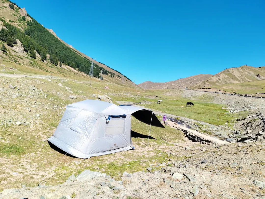 有人说它扛住了7级风,有人说“冷的时候超冷”:假日山居5.9上高原前,看看这两面