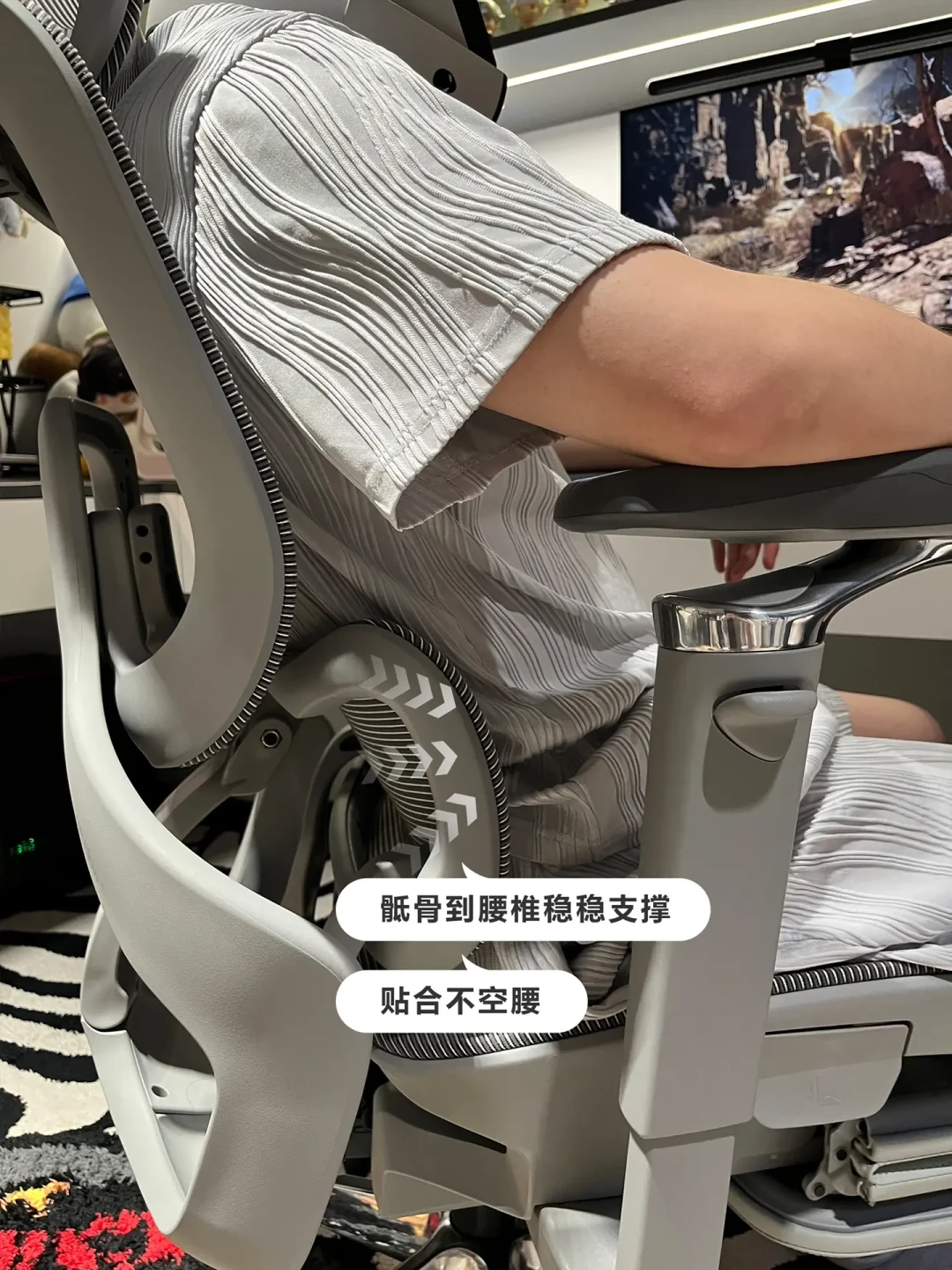 309万播放视频的评论区，还在求椅子链接：桌搭配椅子，先看桌子再看椅子