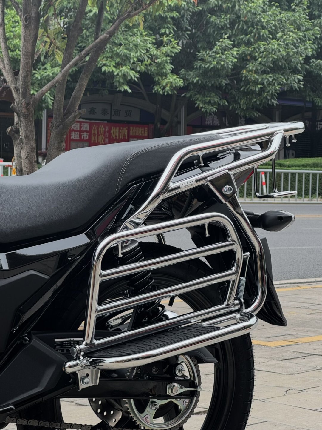豪爵新车被曝直接对标它:新大洲本田CBF150RE的1500块差价怎么花,现在买还是等?