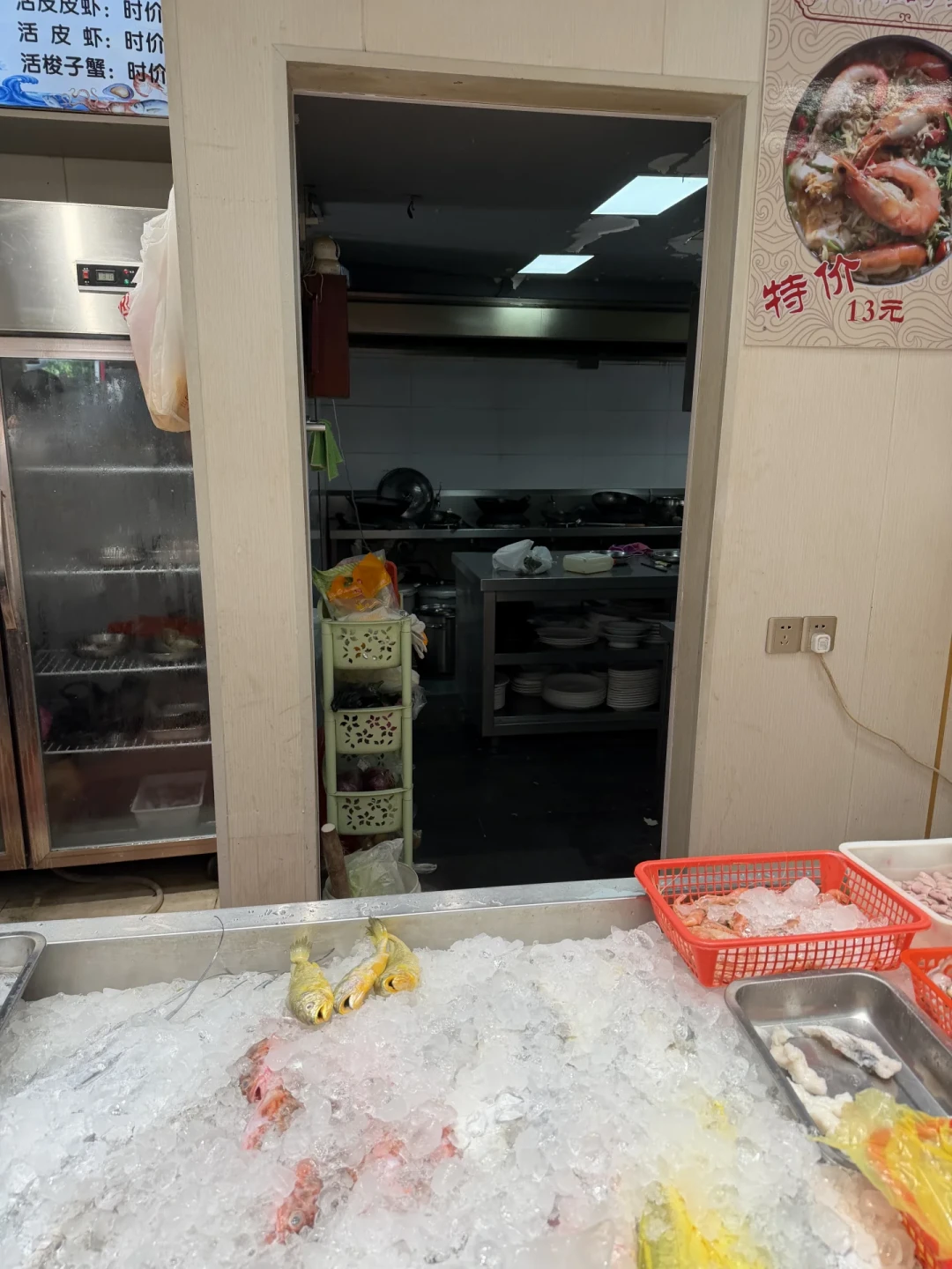 梭子蟹跌到15元一斤，半夜全是去拼蟹的？对了十几篇现场拼蟹帖和抱籽蟹曝光帖：这个便宜值得占，那个不行