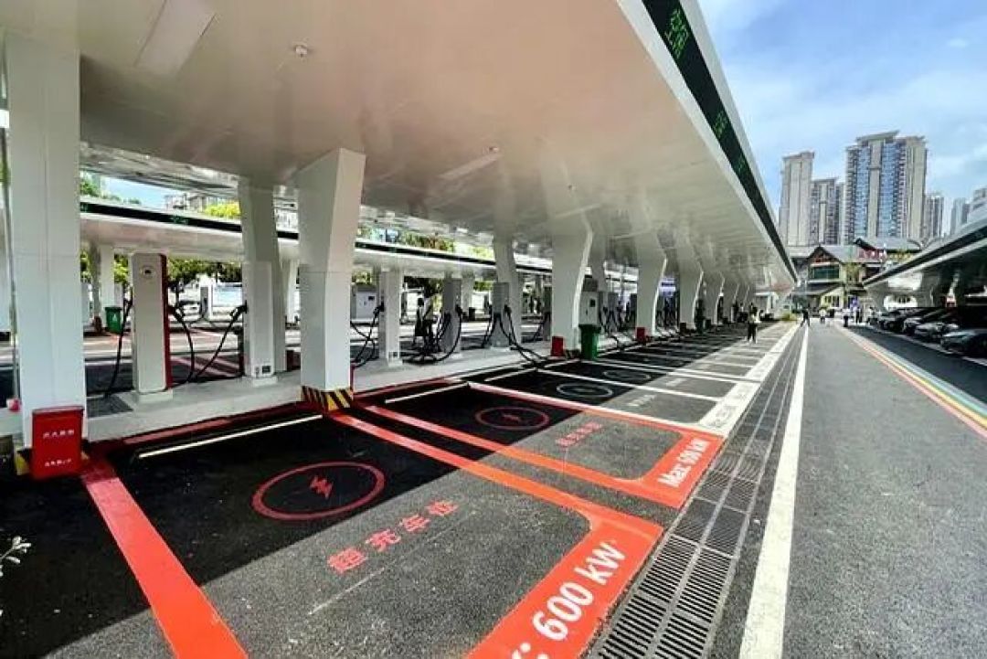 服务费封顶0.5元，充满却从50涨到80：把充电账单拆开算完，才明白这轮涨价到底涨在了谁身上