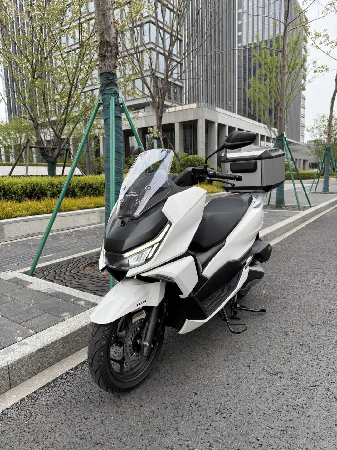 8月被问爆的两台车其实是一家:NS150GX对比NS150ES,1900块差价到底花在哪