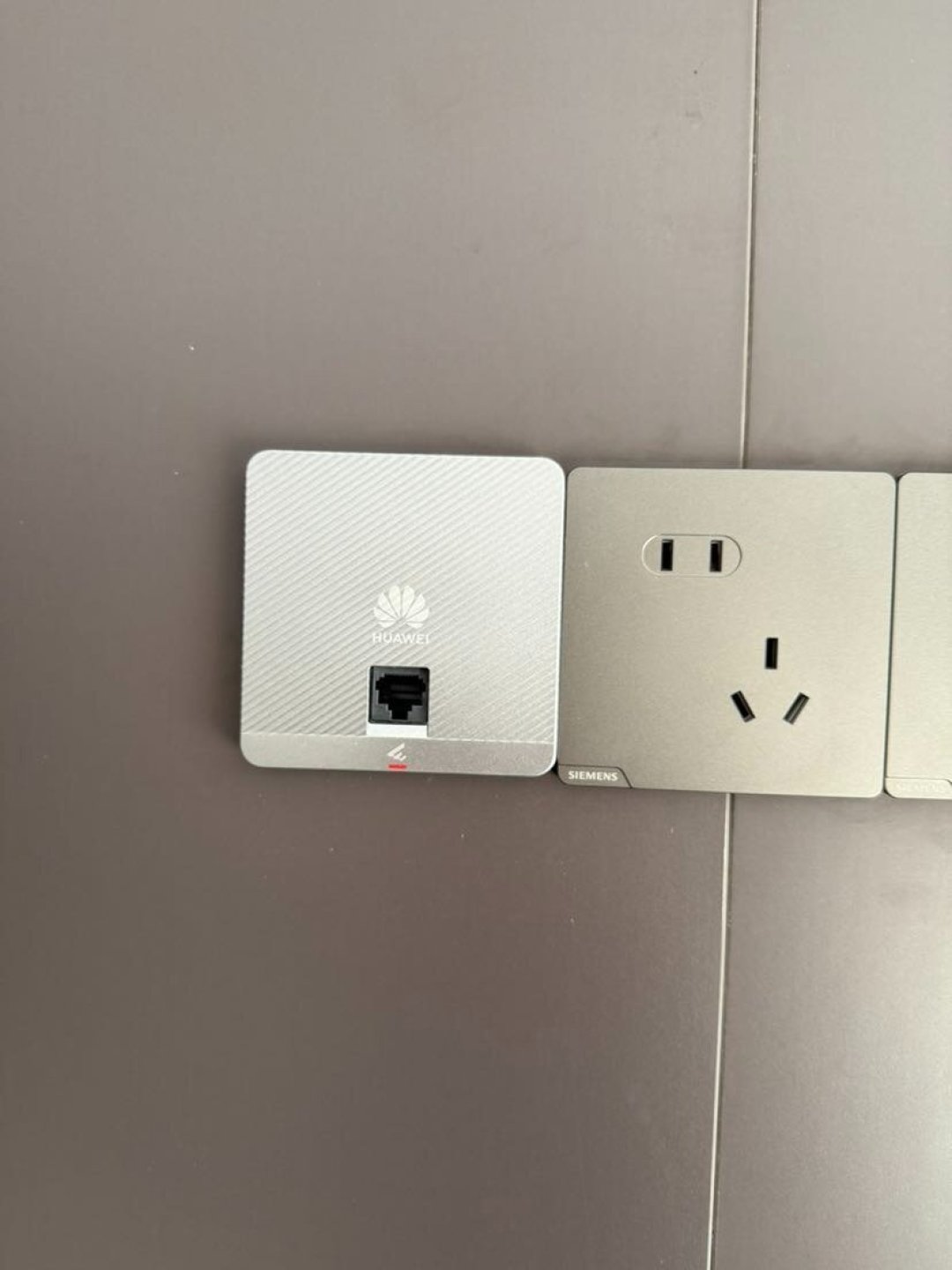 全屋智能隔三差五掉线?先别急着换设备换品牌,算清这笔账,多数问题出在网络上