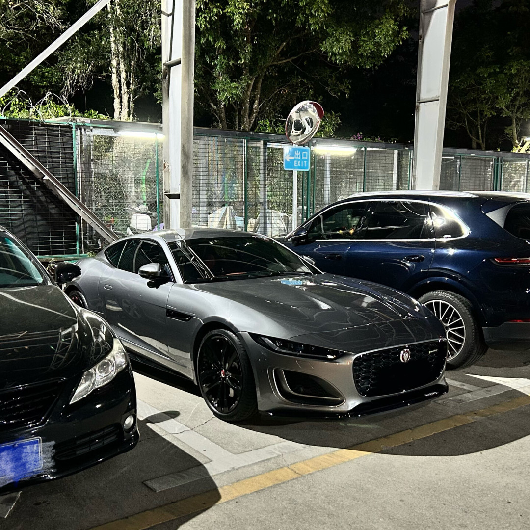 新车170万,二手不到40万:捷豹最后一台燃油跑车F-TYPE,现在抄底是捡漏还是接盘?