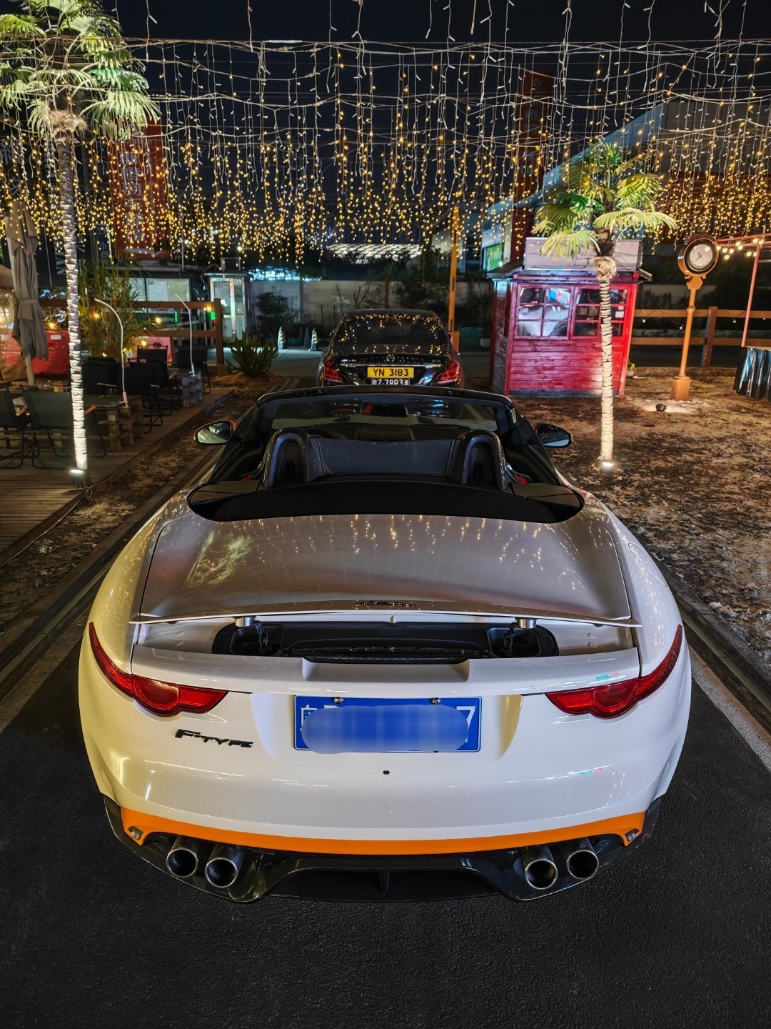 新车170万,二手不到40万:捷豹最后一台燃油跑车F-TYPE,现在抄底是捡漏还是接盘?