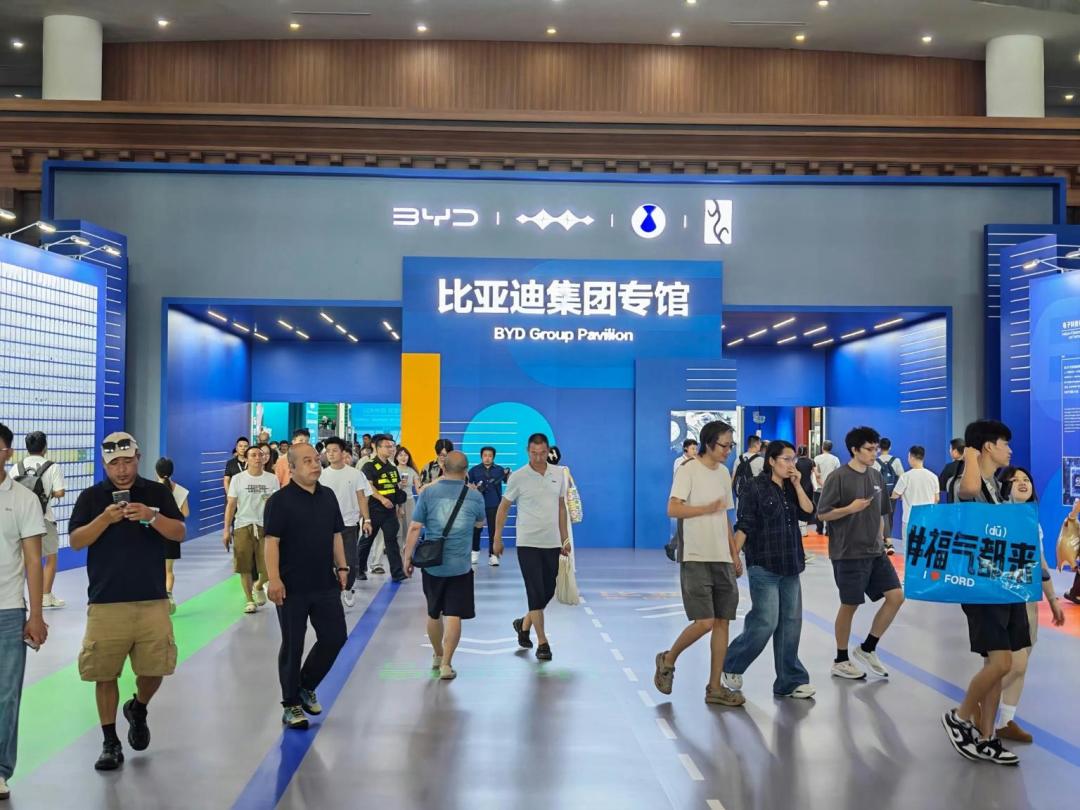 王传福把五个品牌都带来成都了：大汉预售24.99万起，三代唐四季度上市，现在买比亚迪该等谁？