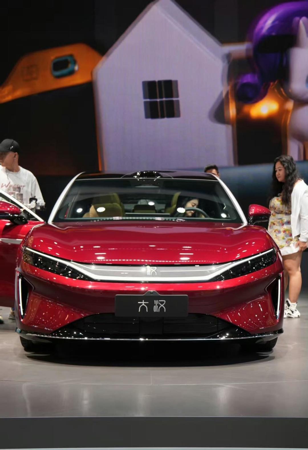 王传福把五个品牌都带来成都了：大汉预售24.99万起，三代唐四季度上市，现在买比亚迪该等谁？