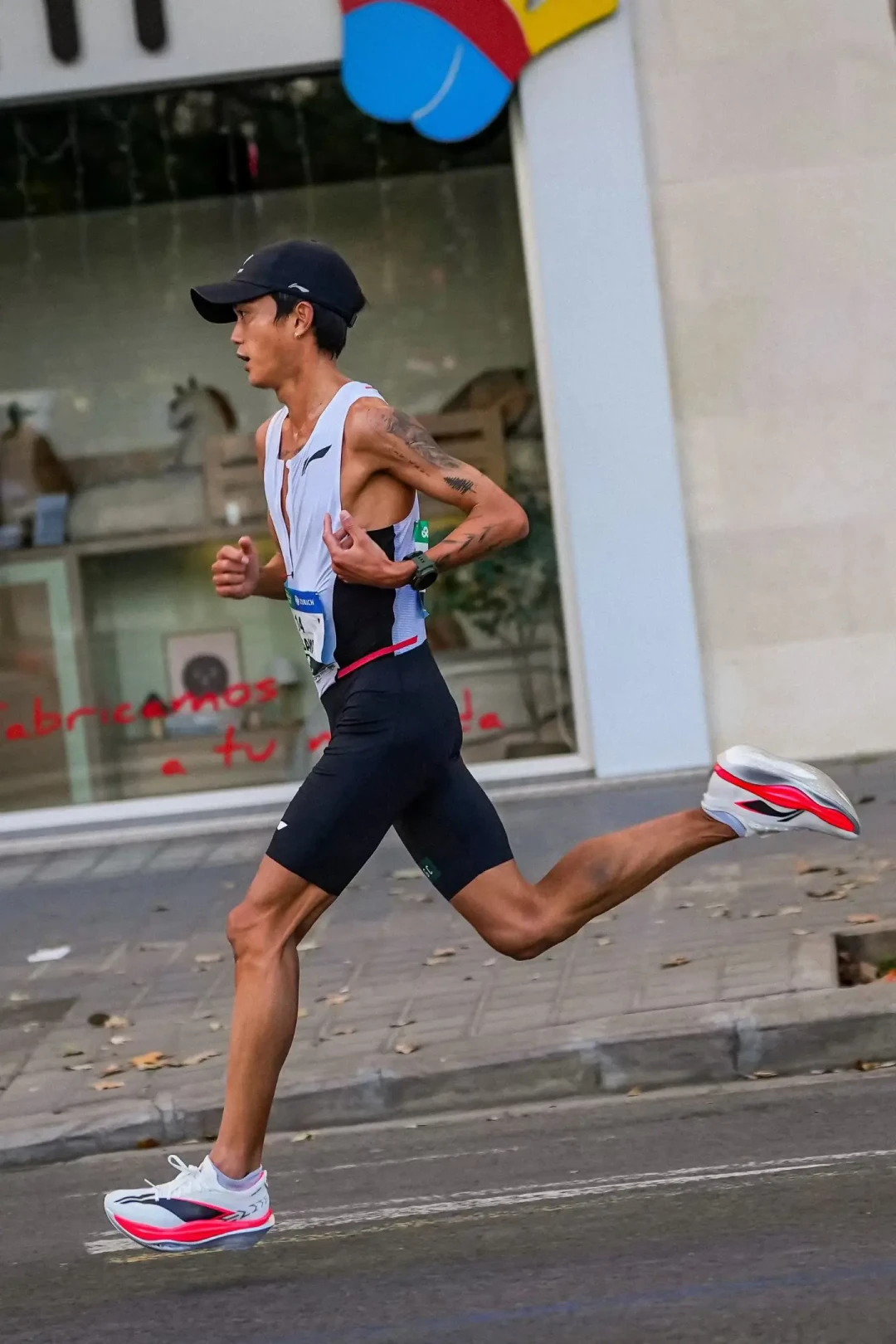 大迫杰的飞电7E已经实战上脚,官宣时间却没影:秋季跑马的人,飞电6系现在上车还是等?
