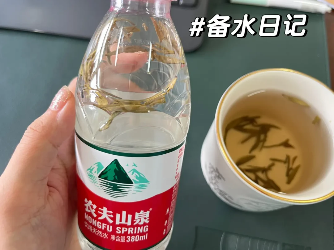 把张一元16款茉莉花茶冷泡到打分:百元档不适合冷泡,400元毛尖是分水岭