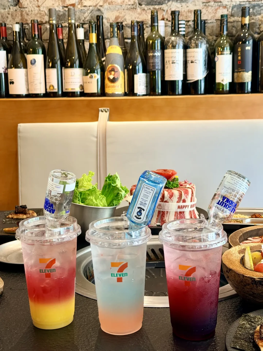 便利店调酒配方15万赞,实测却只评“一般”:31.8元的绝对伏特加怎么调不踩雷、一杯多少钱