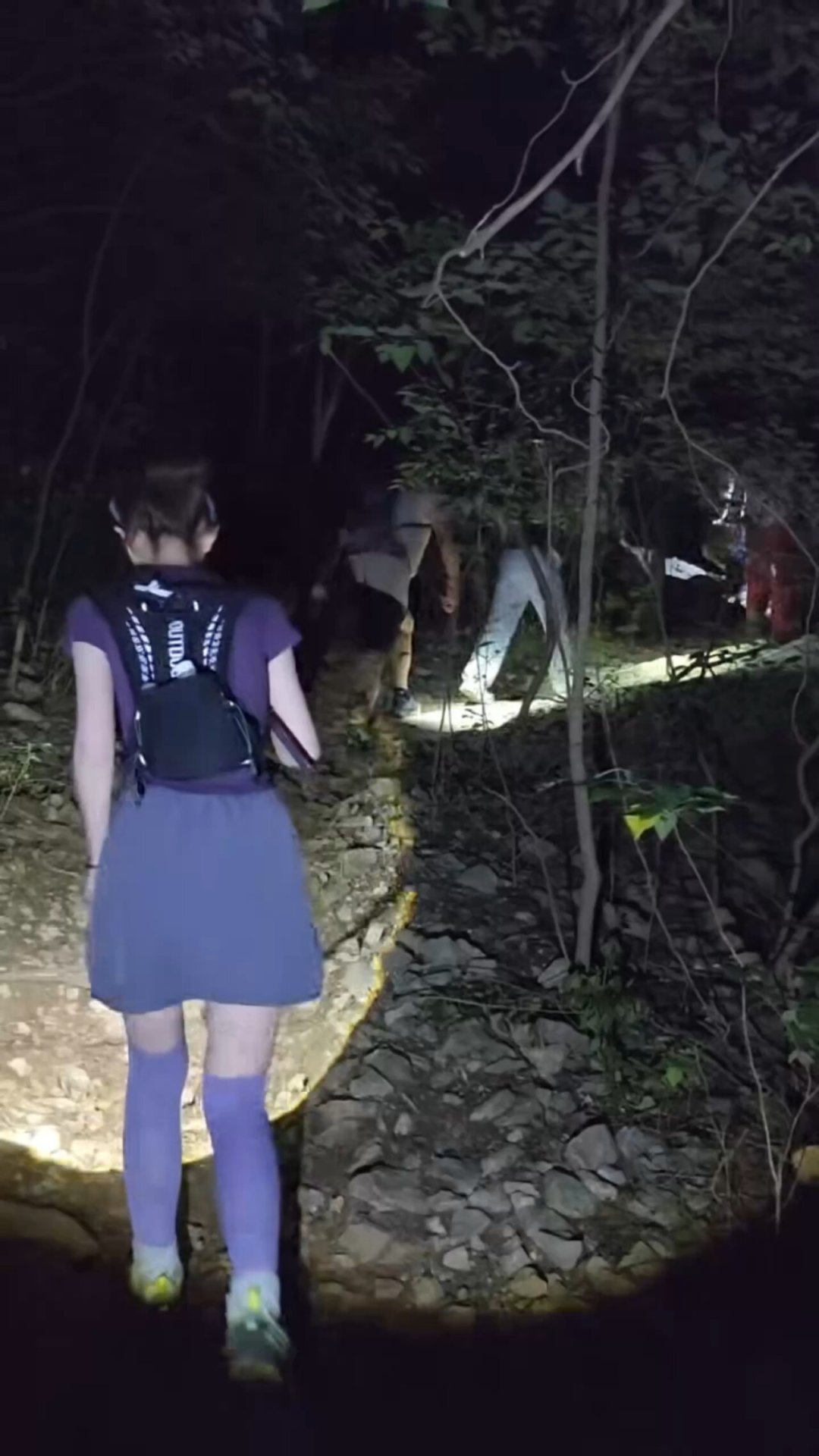 8月才过半,已有至少7拨爬山人被“救”下山:他们出发前都犯了同一个错
