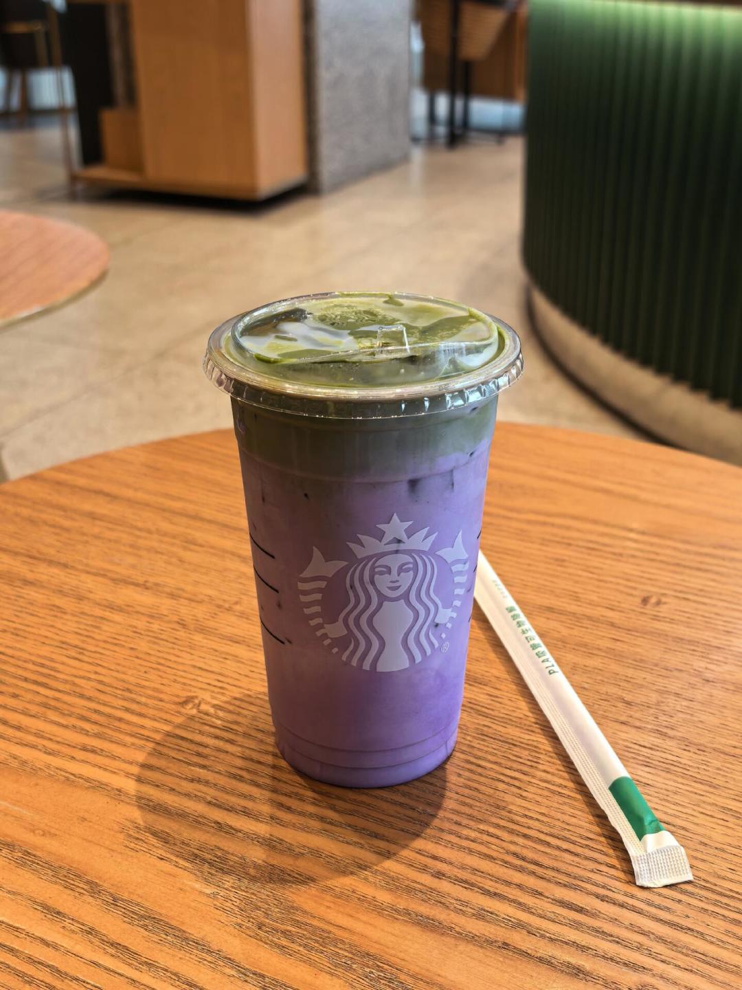 刷屏的UBE“紫奶茶”不是香芋:星巴克新品口碑两极,“水泥灰”还是“香芋冰淇淋”?怎么点不白花32元