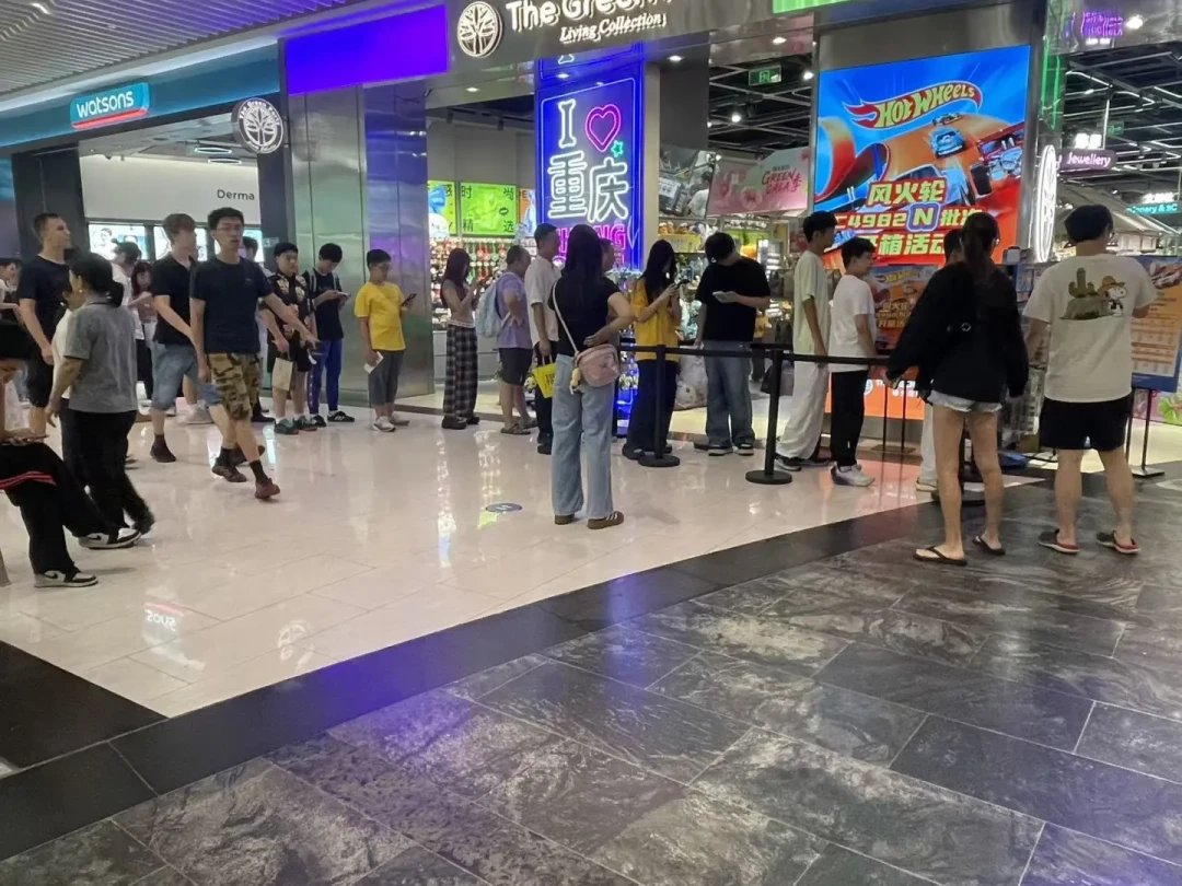 10店同开、超宝二级市场价500元：风火轮这波「线下开箱热」，去之前先算这笔账