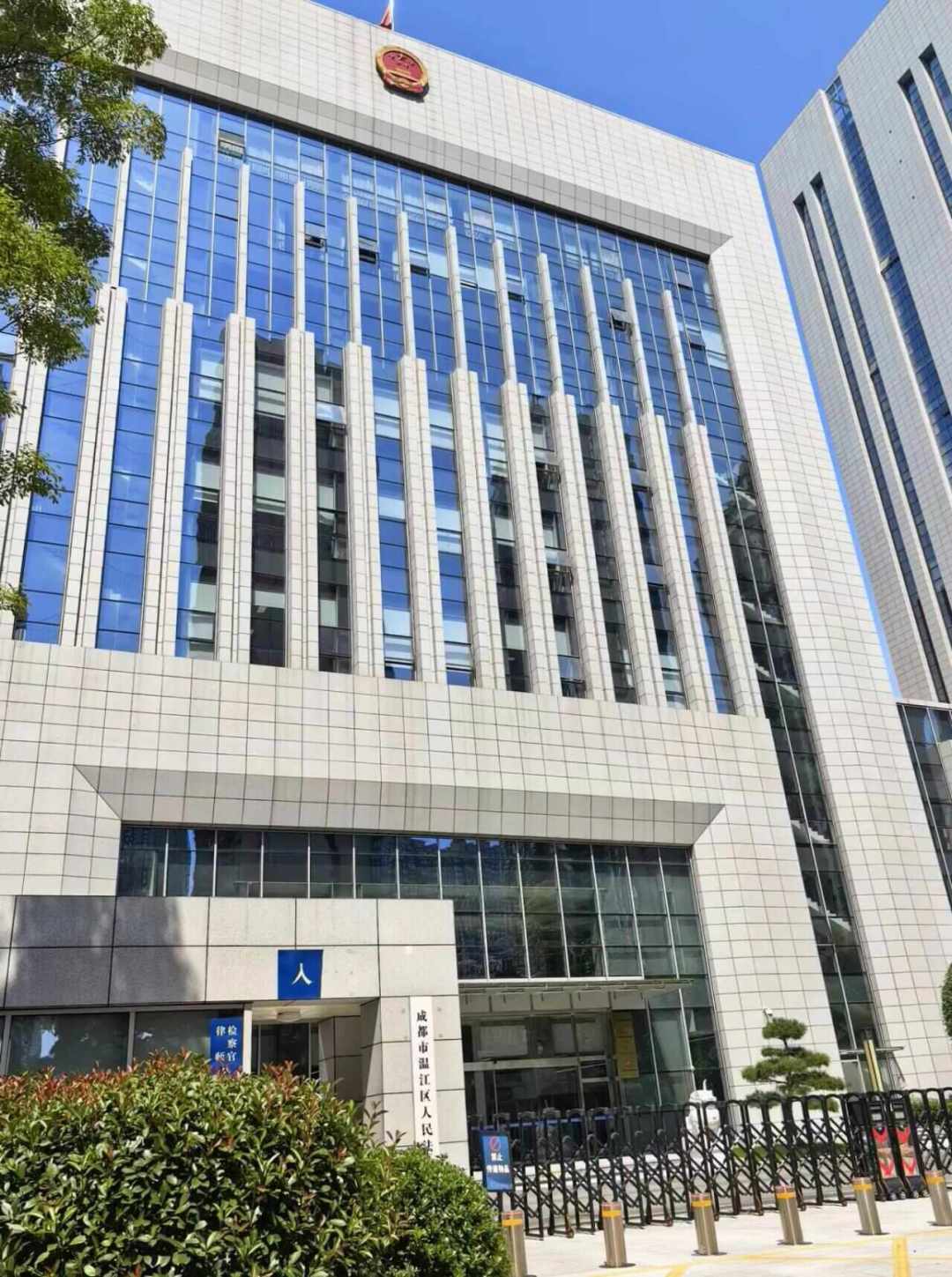 两个月20多起月嫂跑单:提前半年订也不保险,真正要盯的是合同里这几条