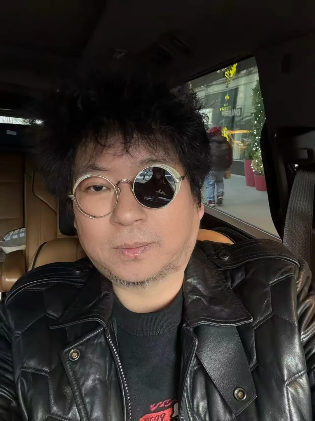 高晓松本人已「清闲」一年半,互联网上的「高晓松」却空前忙碌:哪些是真、哪些是AI、哪些值得补课