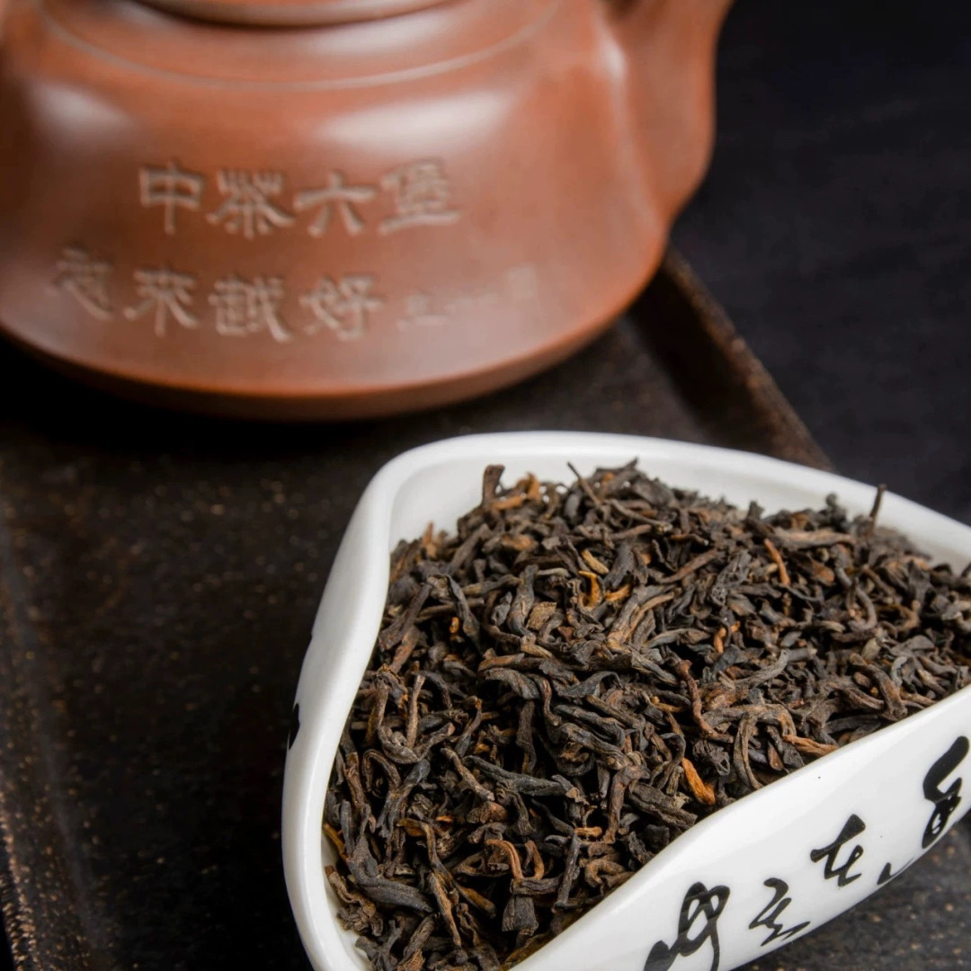 “高价回收中茶普洱,秒打款”今天还有人在微博发:翻完全网回收帖和行情表,这3种价格和2个坑你要知道