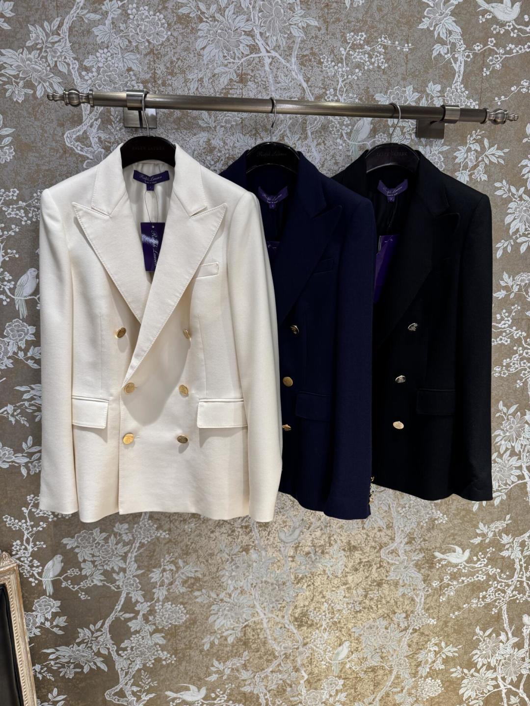 紫标26秋冬新款本周到店:猎装皮衣、金属针织、秀款礼服,第一次逛店按这个顺序试