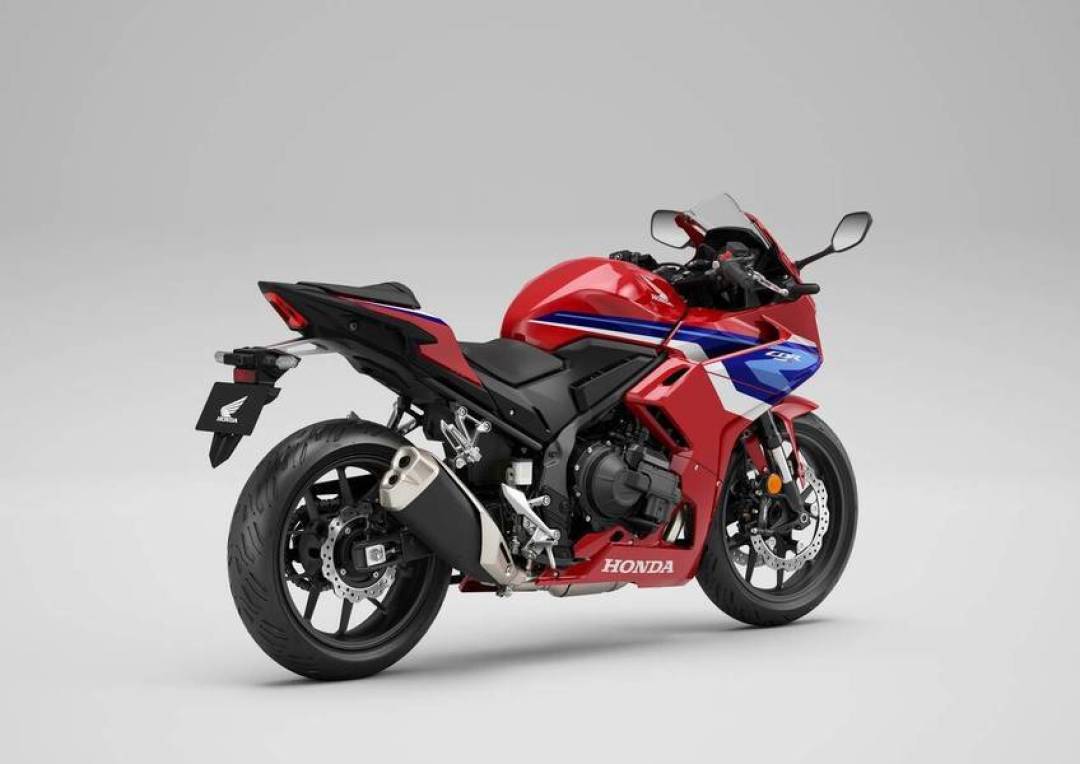 忍500限时降到29,800,比CBR500R便宜2,680元:3万预算,进口双缸、本田电子离合与国产四缸走哪条