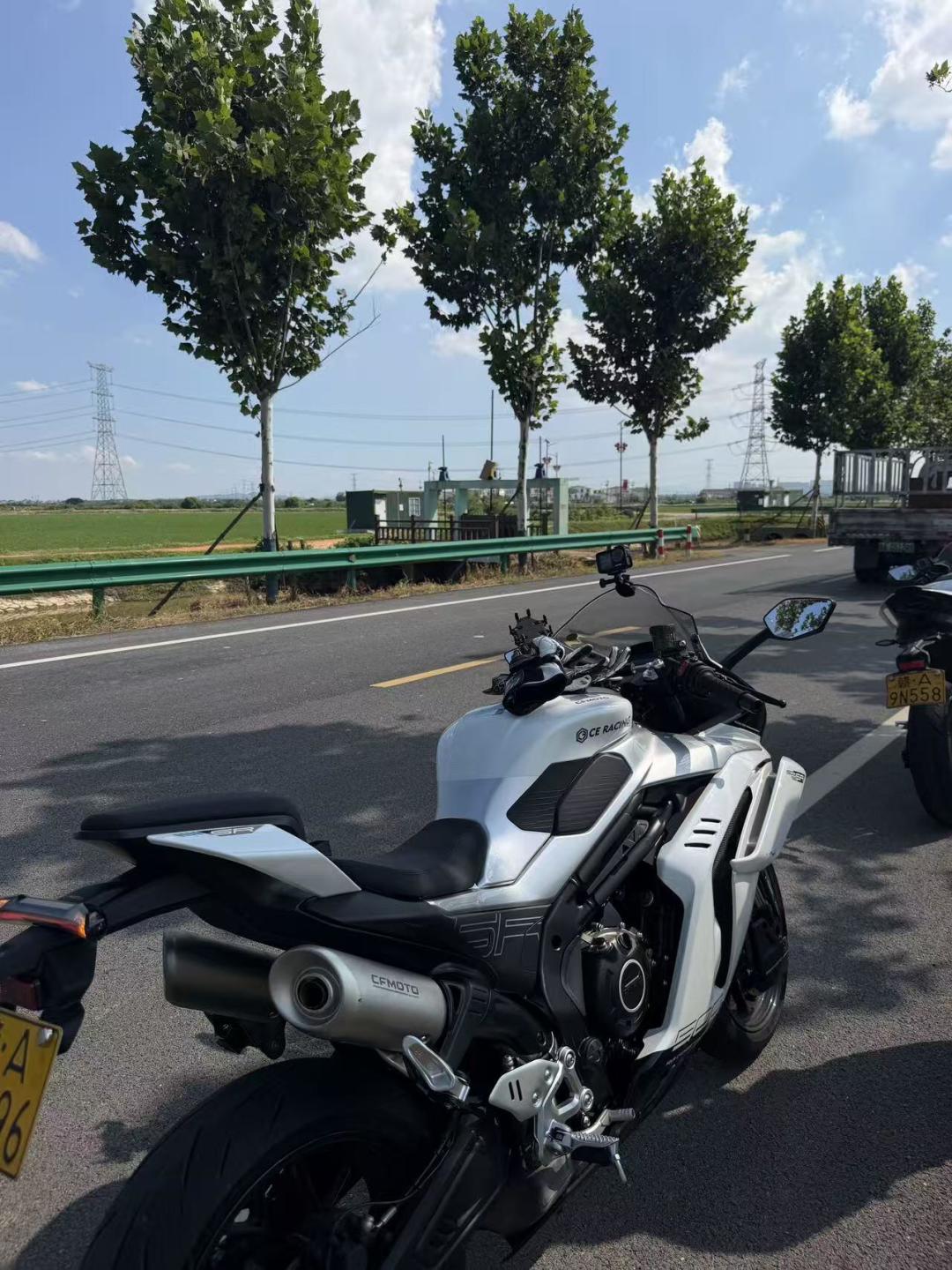 忍500限时降到29,800,比CBR500R便宜2,680元:3万预算,进口双缸、本田电子离合与国产四缸走哪条