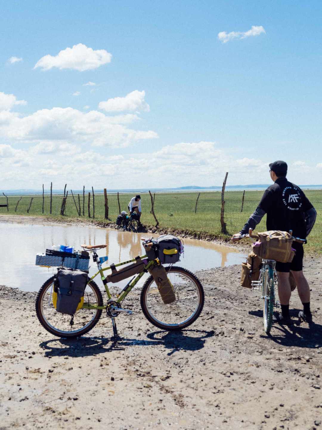 bikepacking不是必须苦行露营：评论区一半老手其实睡酒店，一个问题定你是哪派