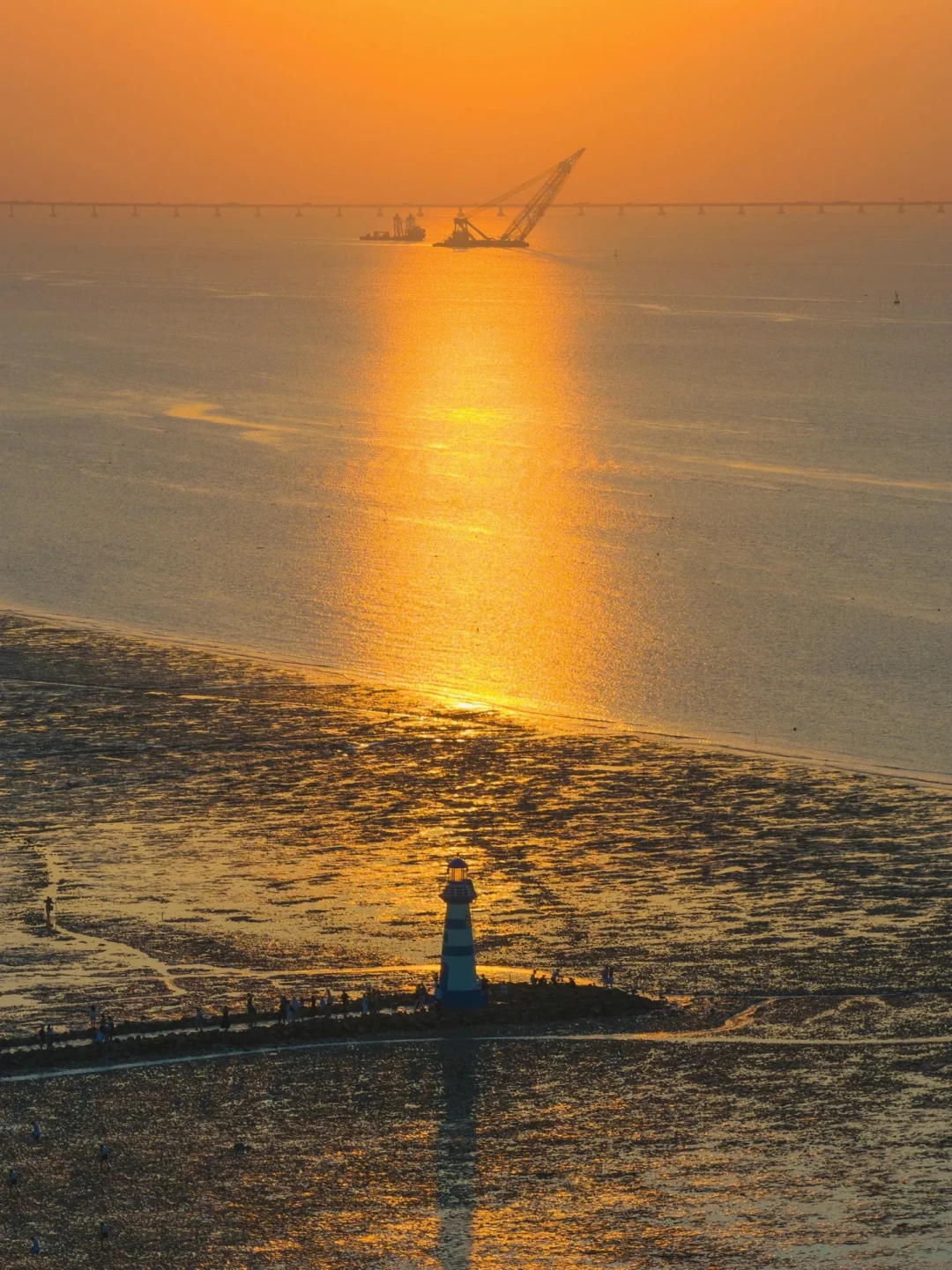 余华老家海盐,悄悄成了江浙沪的文学朝圣地:翻了近半年几十篇热门游记,路线、日出时间、避坑全整理好了