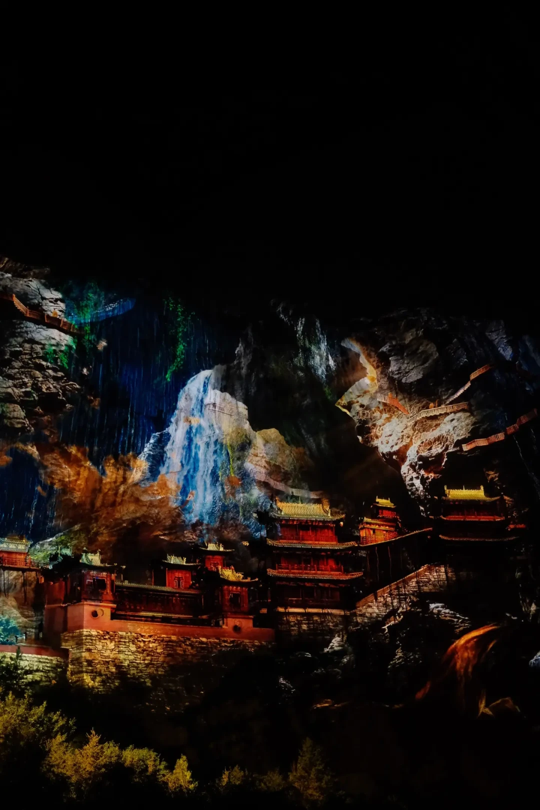悬空寺夜场演出《何以悬空寺》:17万人看过,口碑却吵翻了,近200元的票到底值不值,替你算清楚