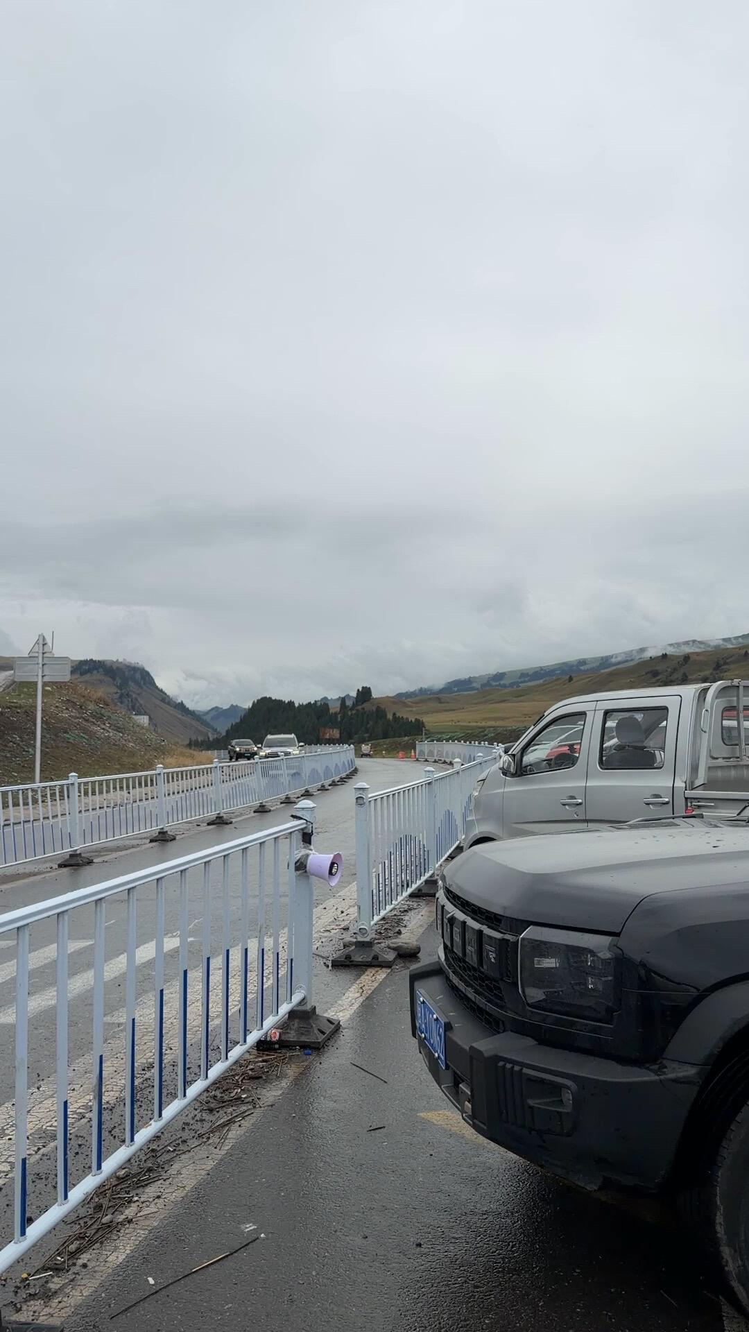 独库公路早8点大雾封路、午后1点解除:你刷到的这些路况说法,哪些真哪些假