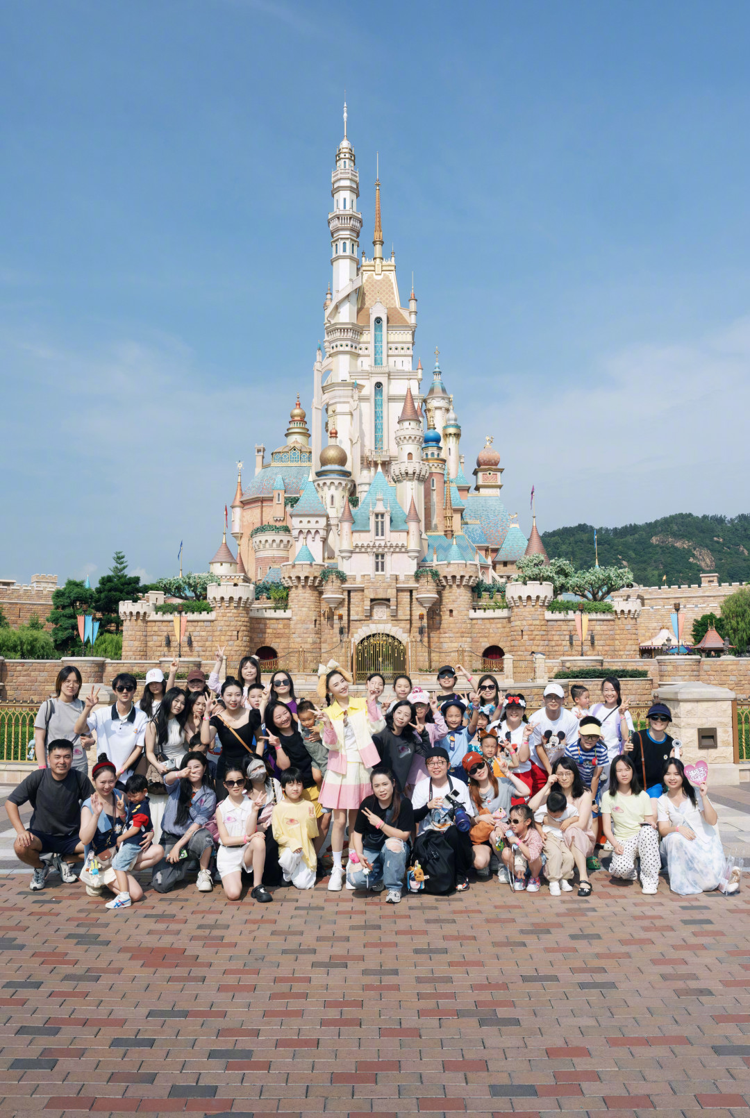 翻了张柏芝2026年的所有舞台:拼盘演唱会380元起,品牌活动免费看,见真人这条路怎么选才不亏
